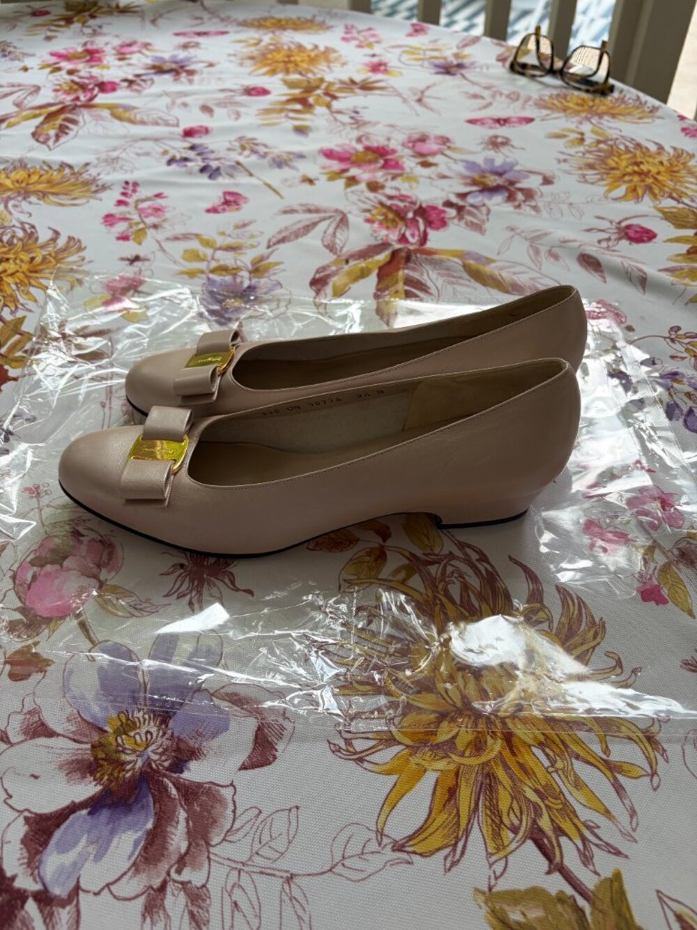 Salvatore Ferragamo Lilaz Pumps - Size 9.5 - Picture 2 of 3